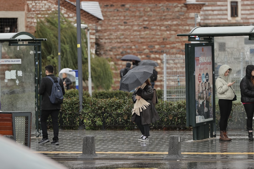 【2025年】自動開閉日傘の完全ガイド｜ワンタッチで快適！便利さとおすすめ商品7選